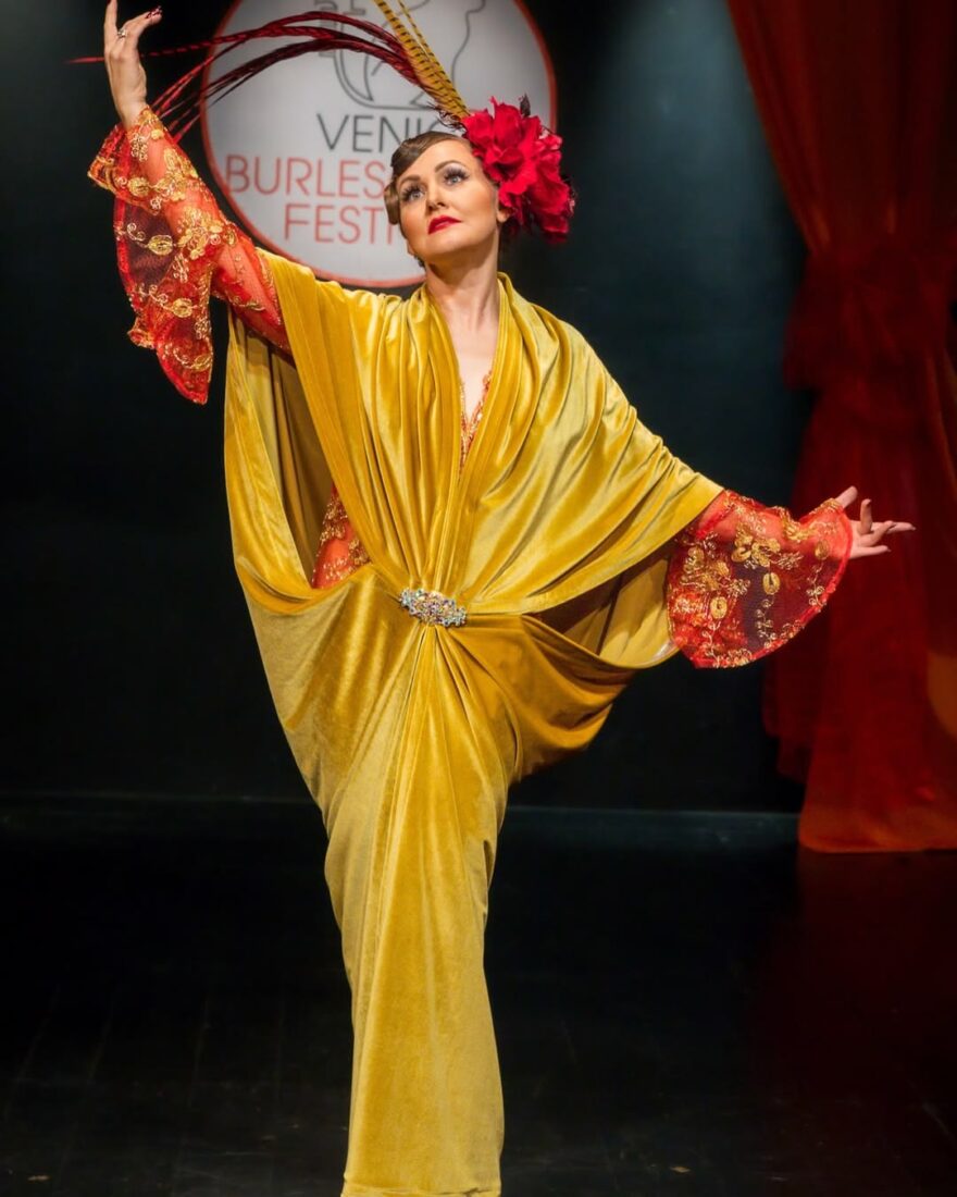 Mustard Velvet 1920's Great Gatsby Cocoon Dress Robe Costume with Tassel Scarf and Diamante Fastening Brooch